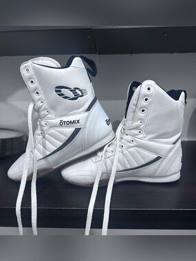 Otomix FX 3555 High Top Wrestling Shoes White Women’s Size 8